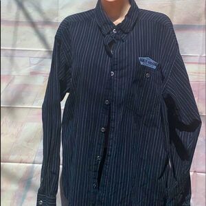 Mens HD long sleeve button up shirt in size Lg